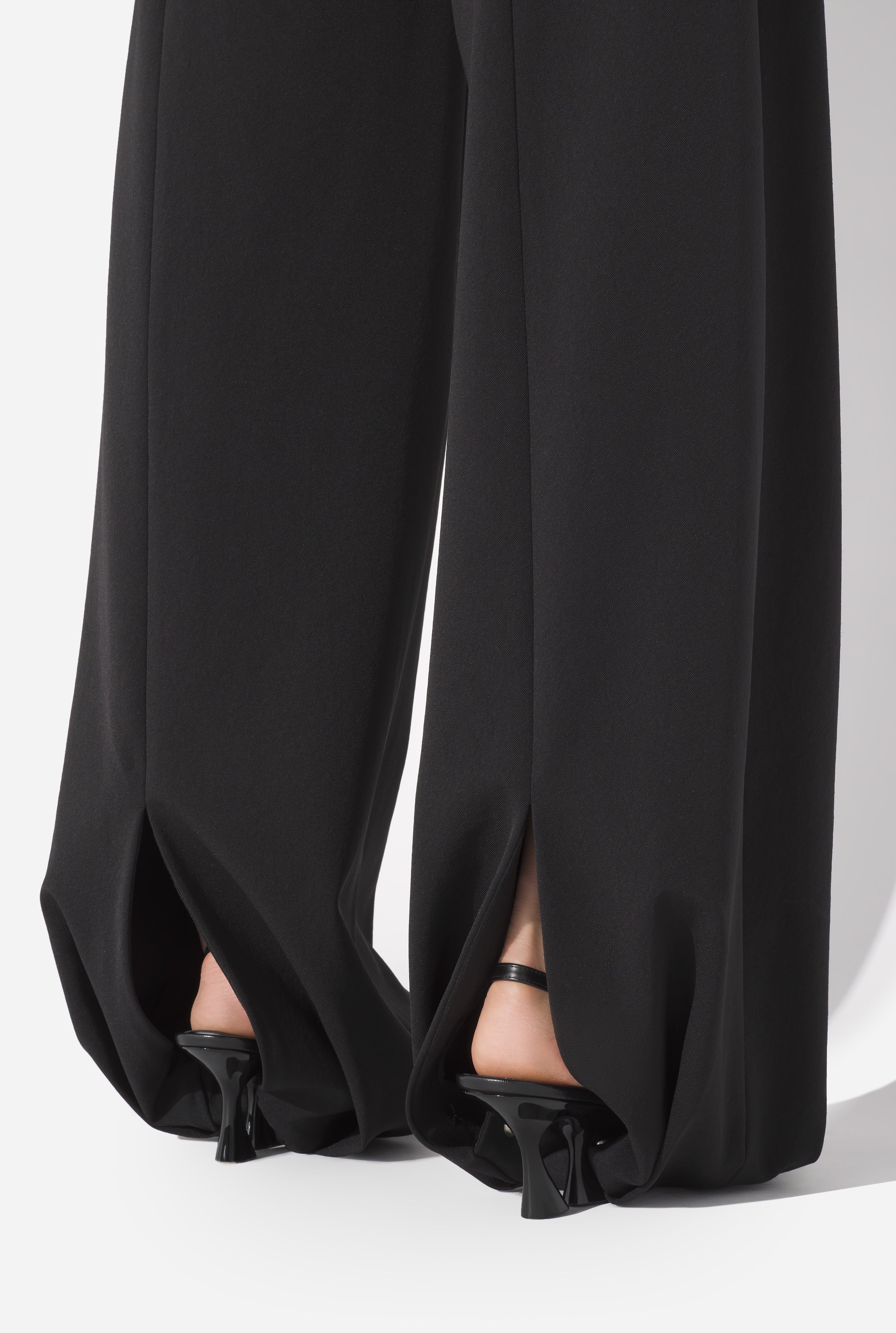 THE BLACK STIRRUP PANTS - 4