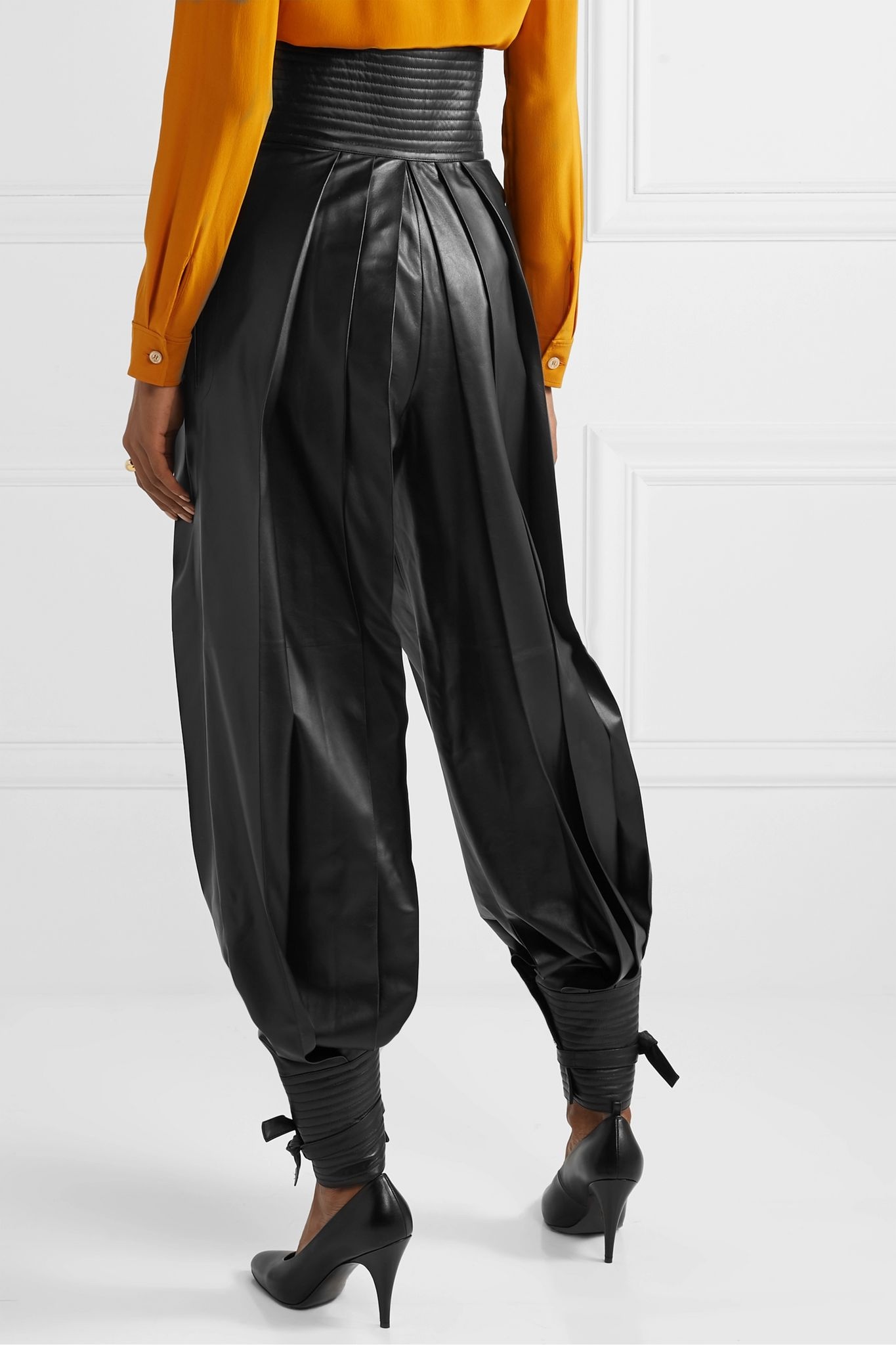 Pleated leather tapered pants - 4