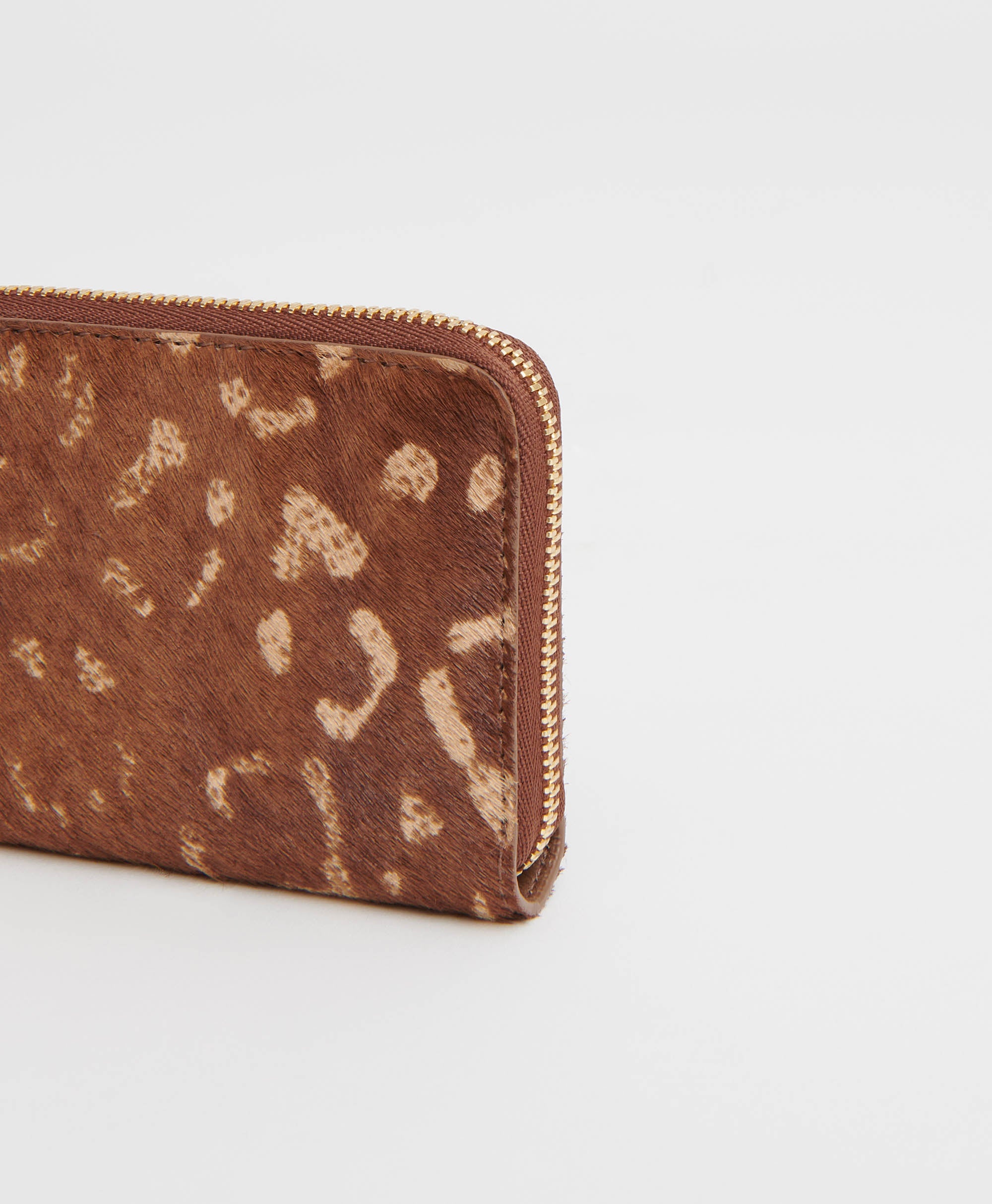 COMPACT ZIP CASE - 4
