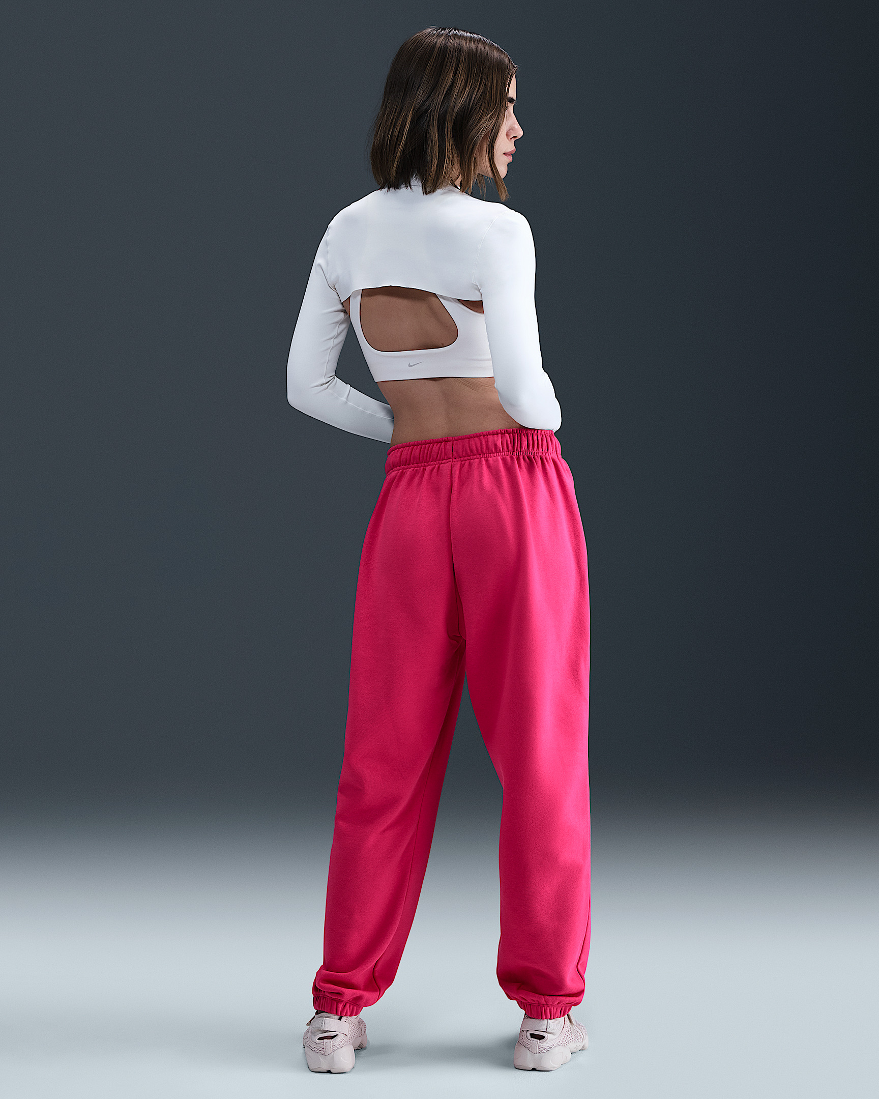 Nike Sportswear Club Fleece Women's Mid-Rise Oversized Sweatpants - 4