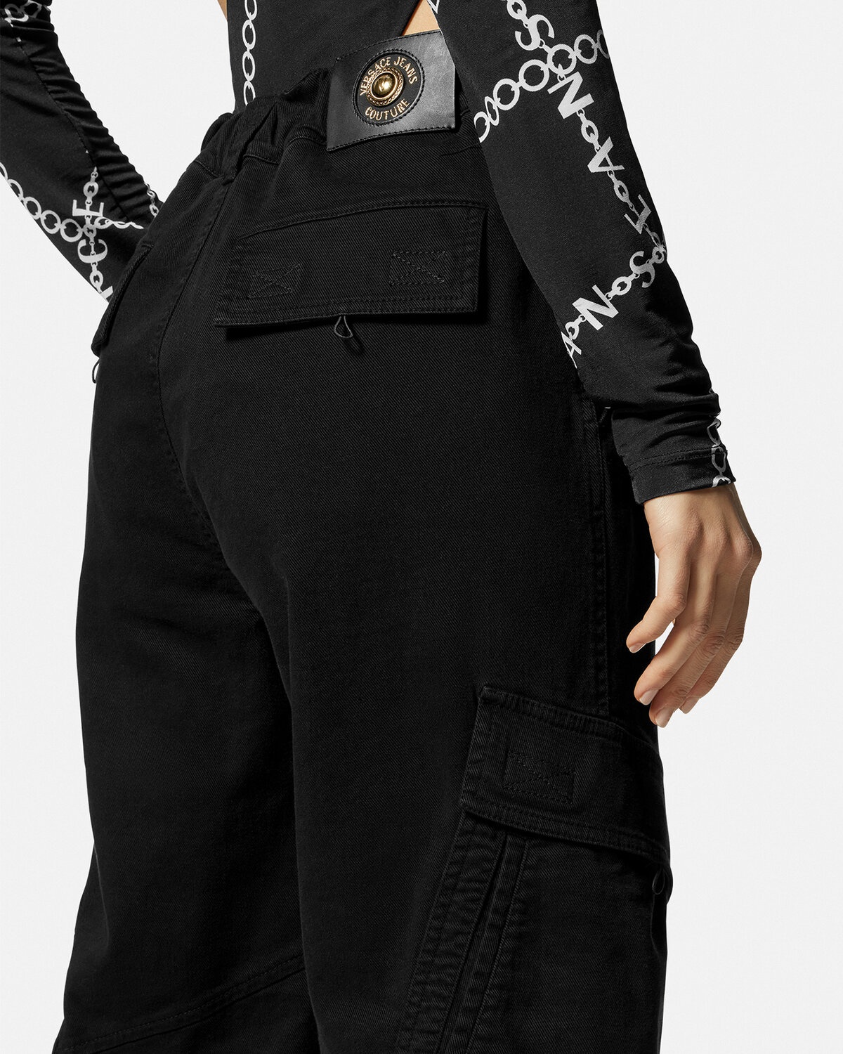 V-Emblem Cargo Jeans - 5