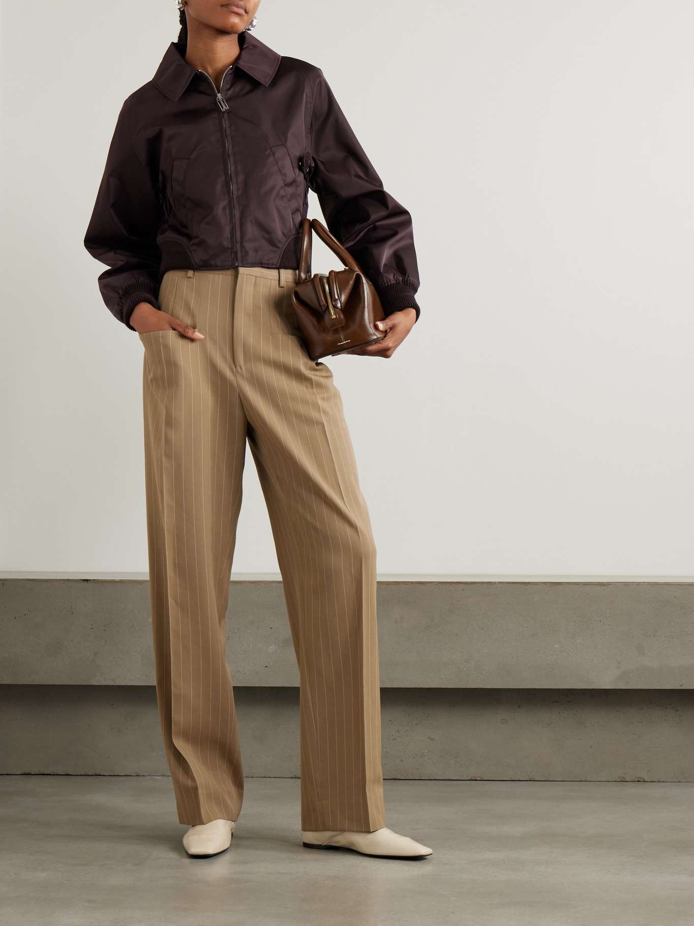 【VICTORIA BECKHAM】pinstriped woven straight-leg パンツ VICTORIA BECKHAM Pinstriped wool wide-leg pants | NET-A-PORTER