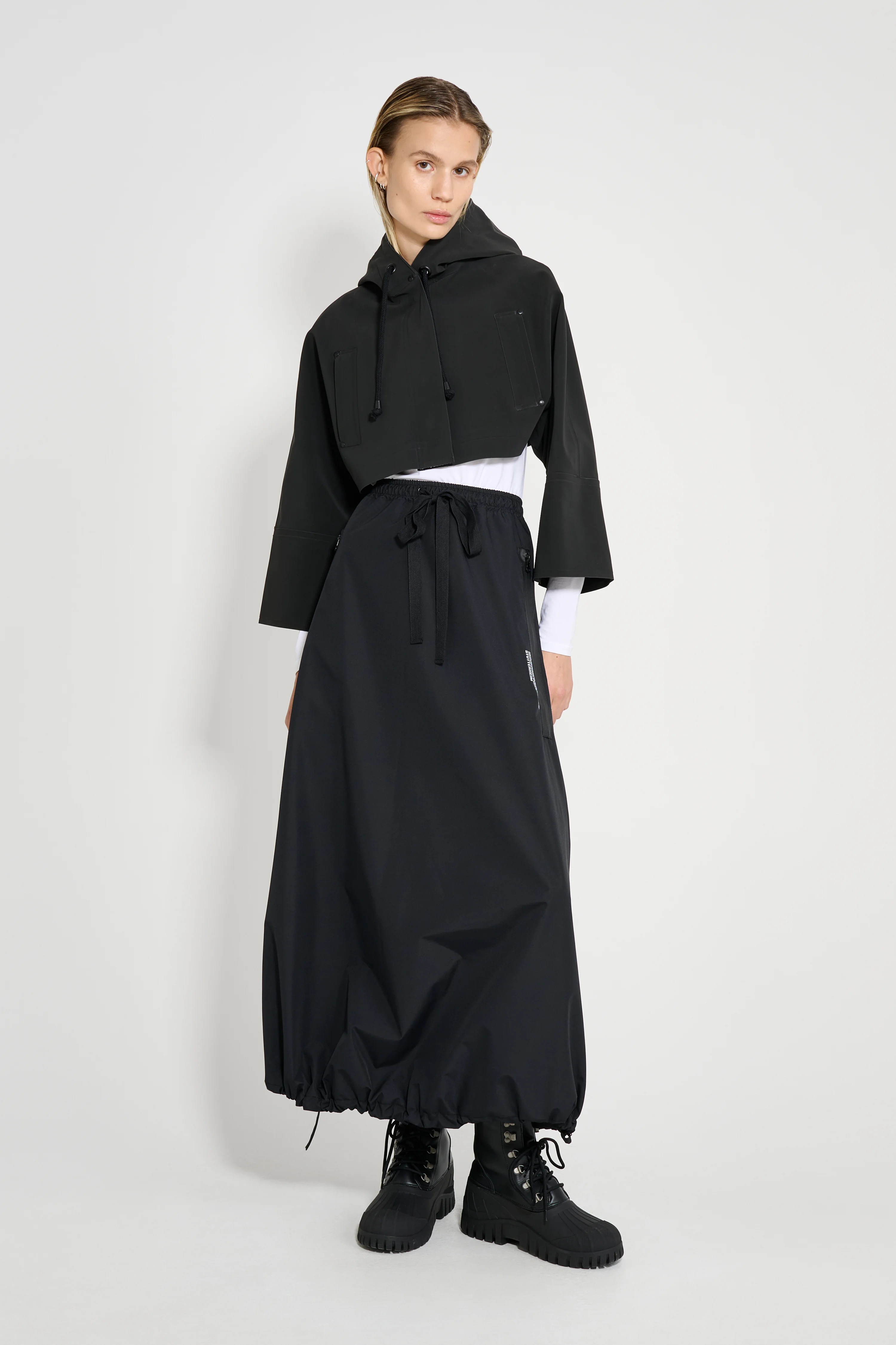 Lilla Tre Cropped Raincoat Black - 1