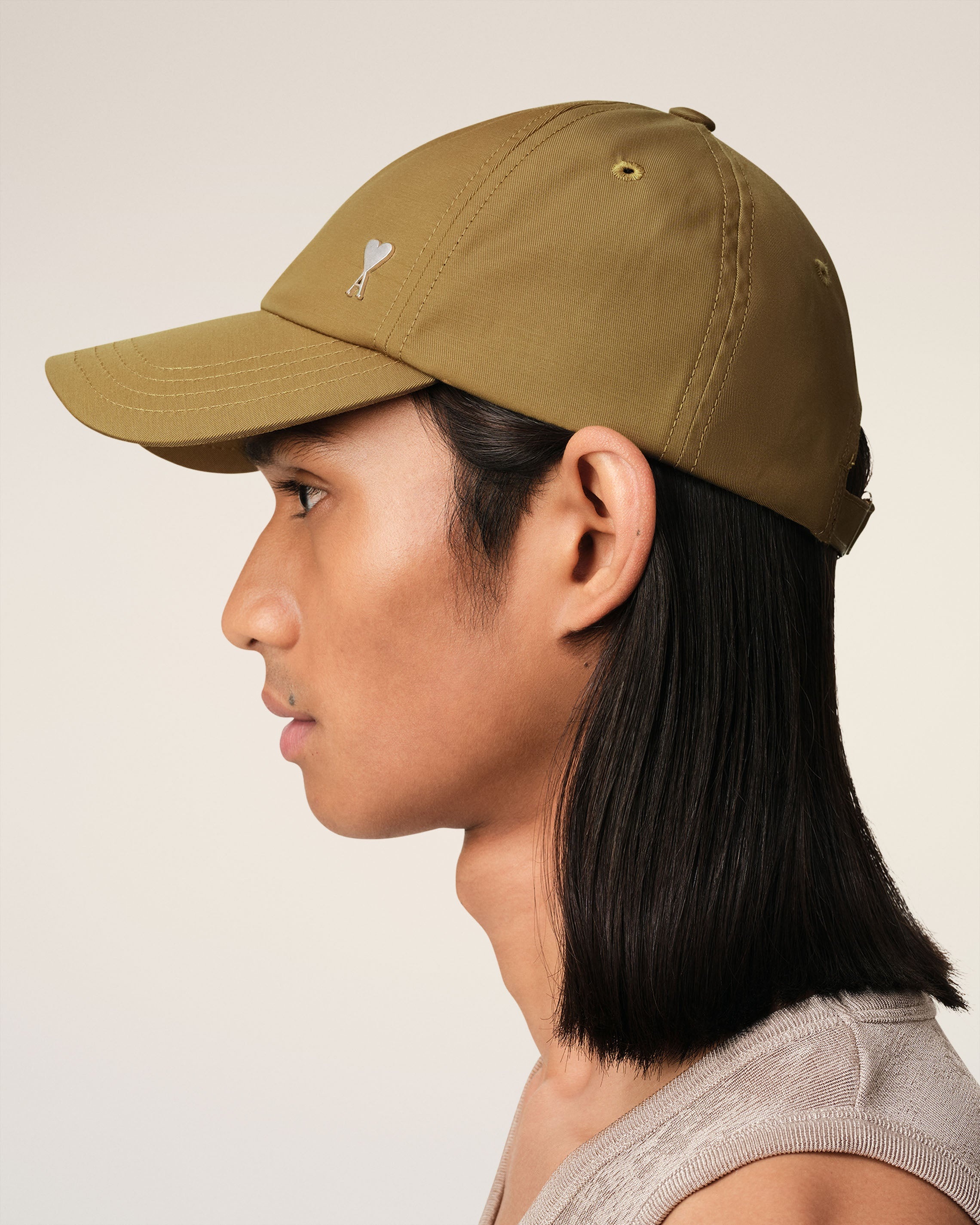 値段が激安 AMI Paris MUSTARD TWILL AMI DE COEUR STUD CAP | REVERSIBLE 帽子