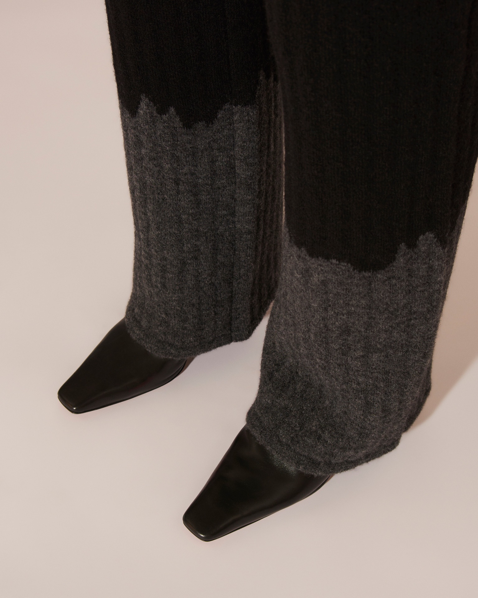 SHAD - Dip dye-effect knitted straight-leg pants - Black and charcoal - 5
