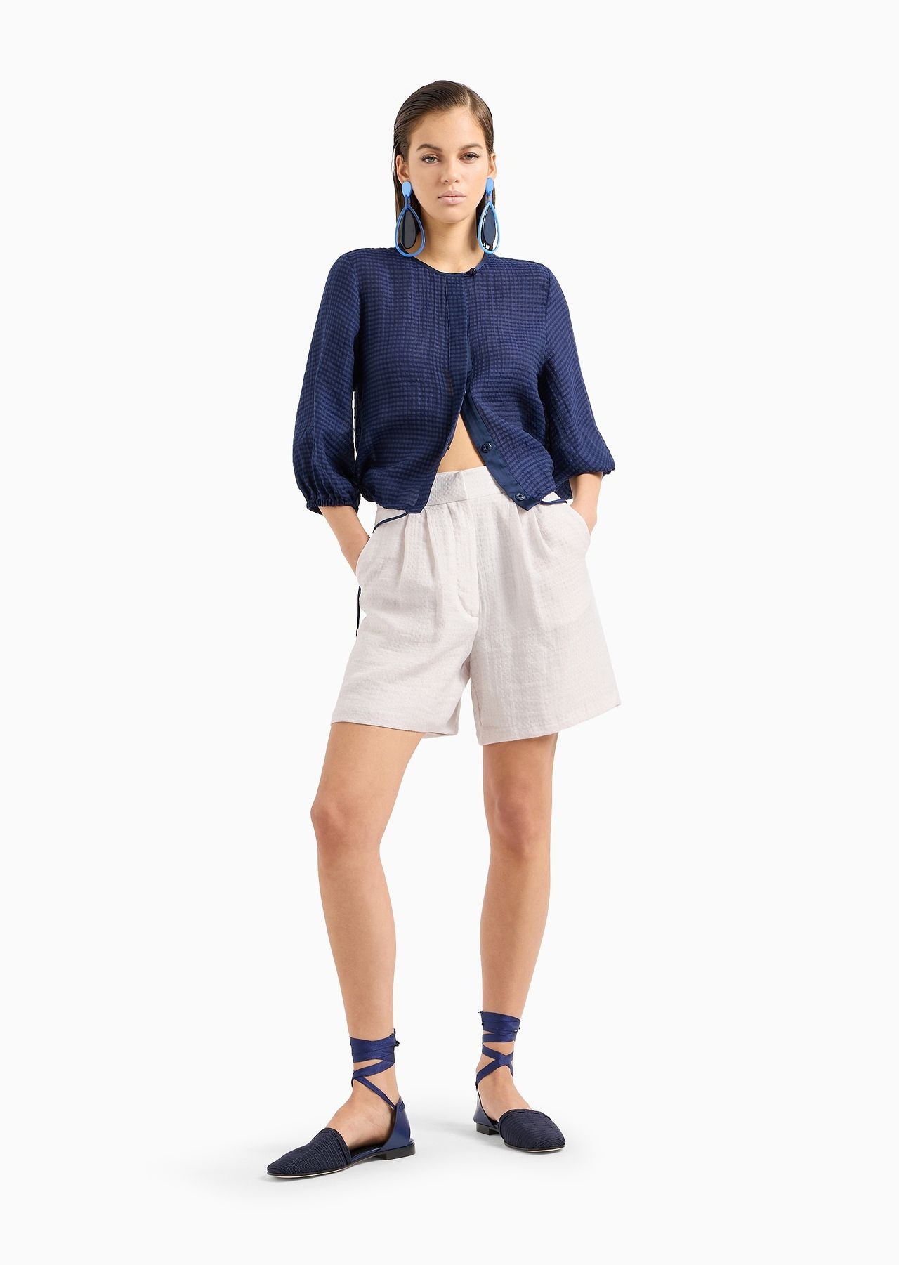 Darted Bermuda shorts in gingham-effect seersucker fabric - 4