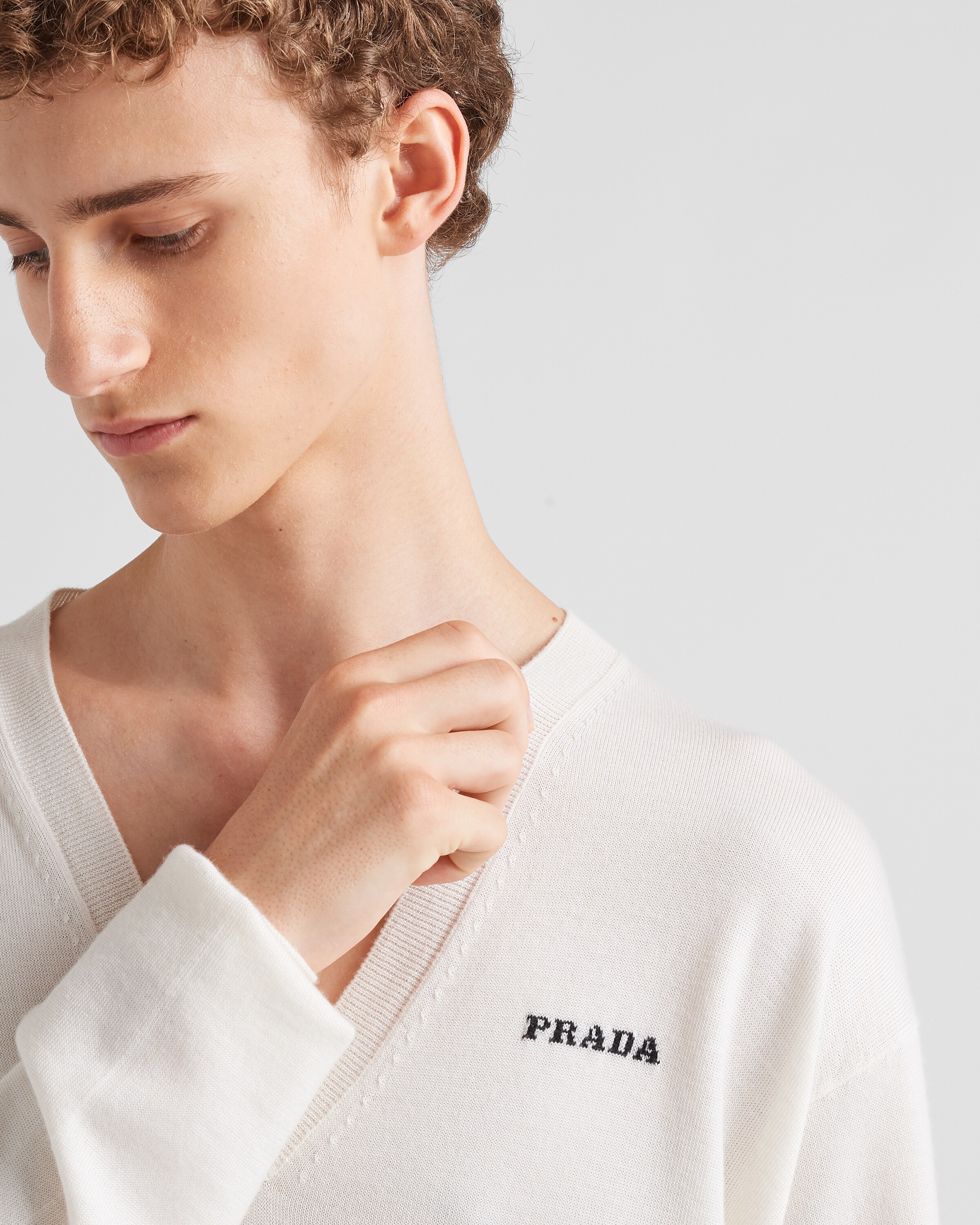 V-neck cashmere sweater - 3