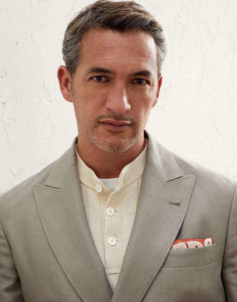 Linen chevron one-and-a-half breasted deconstructed blazer with patch pockets and metal buttons 3