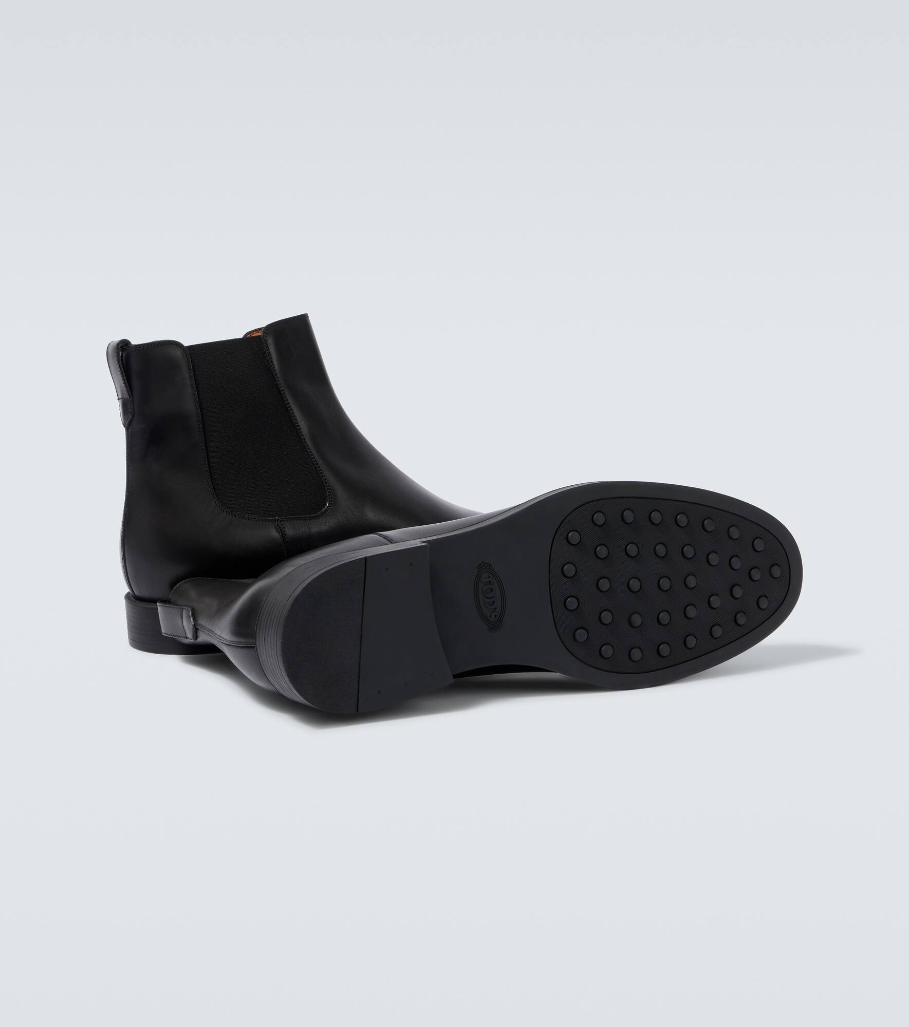 Leather Chelsea boots - 7