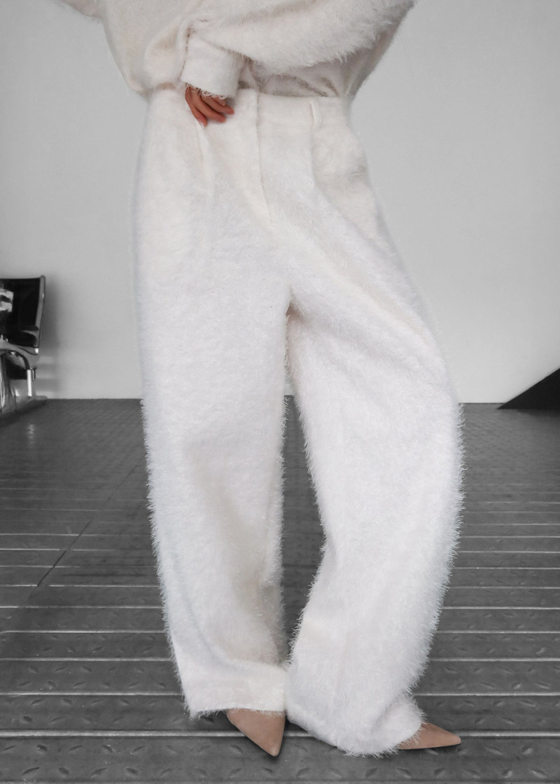 Melker Furry Pants - Off White 5