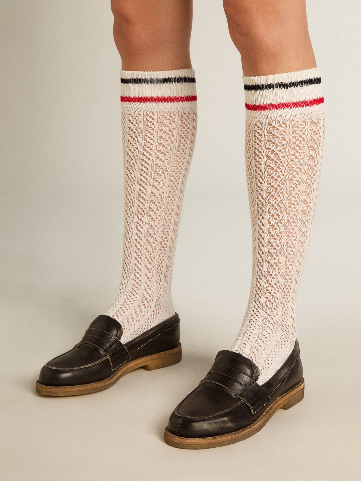 Long ribbed socks in vintage white with two-tone stripes - 3