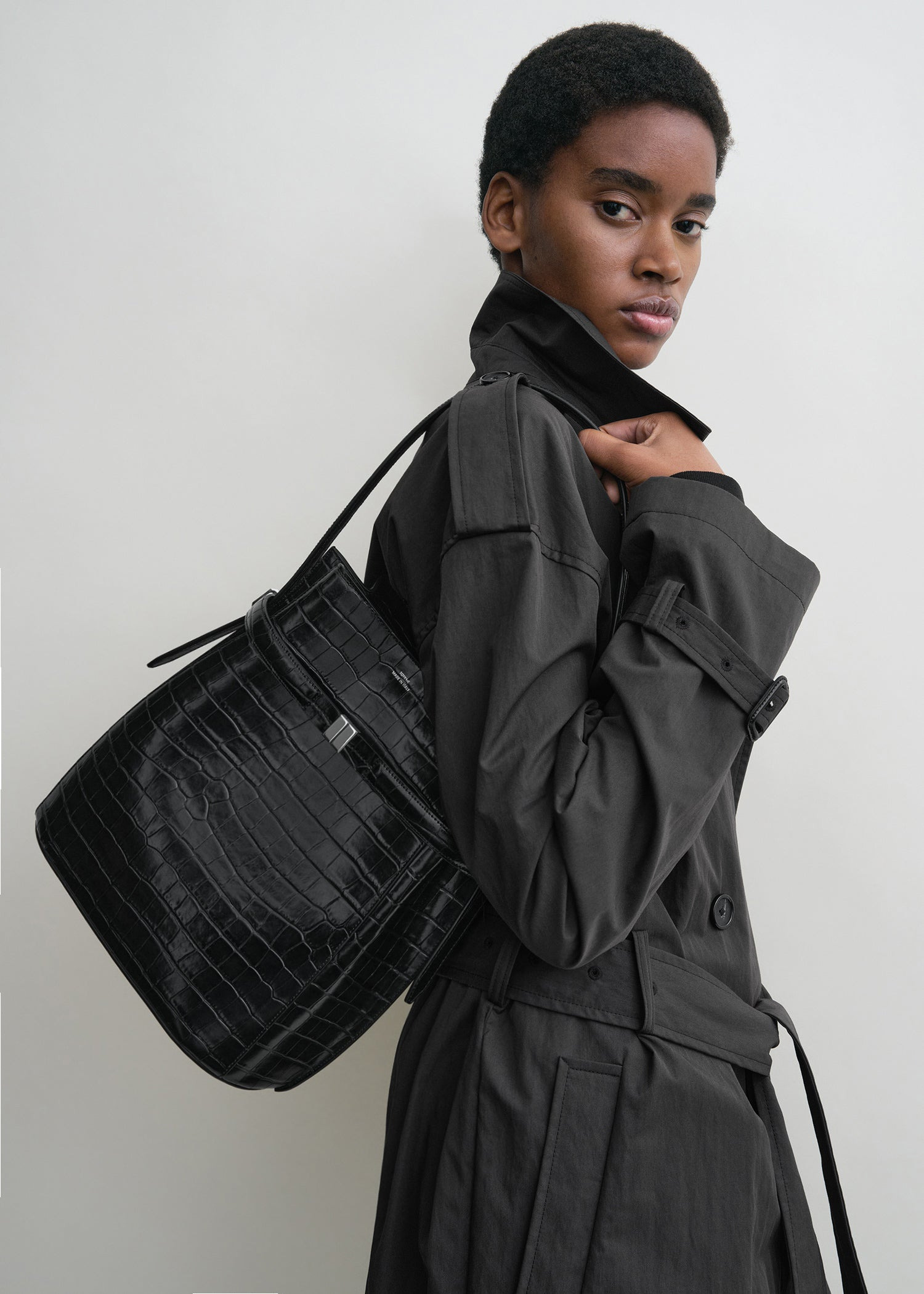 Belted croco-embossed bucket bag black - 3