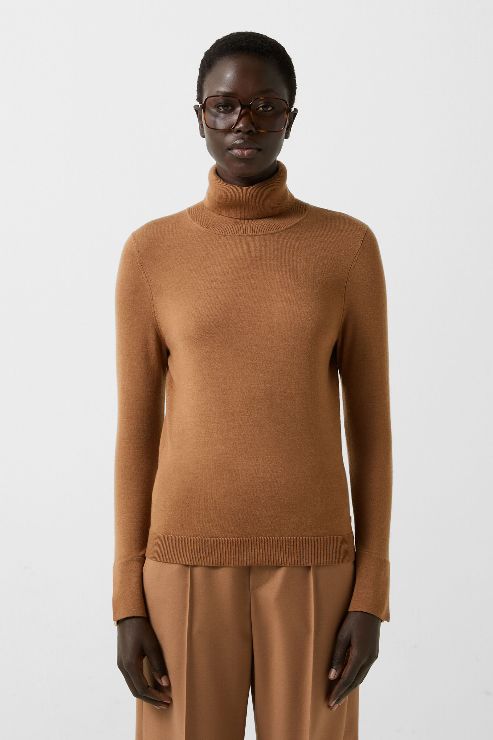 Vinny turtleneck pullover in Hazel - 2