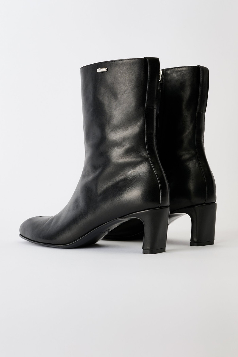 Karasu Heel Black Tensile Cattle Hide 6