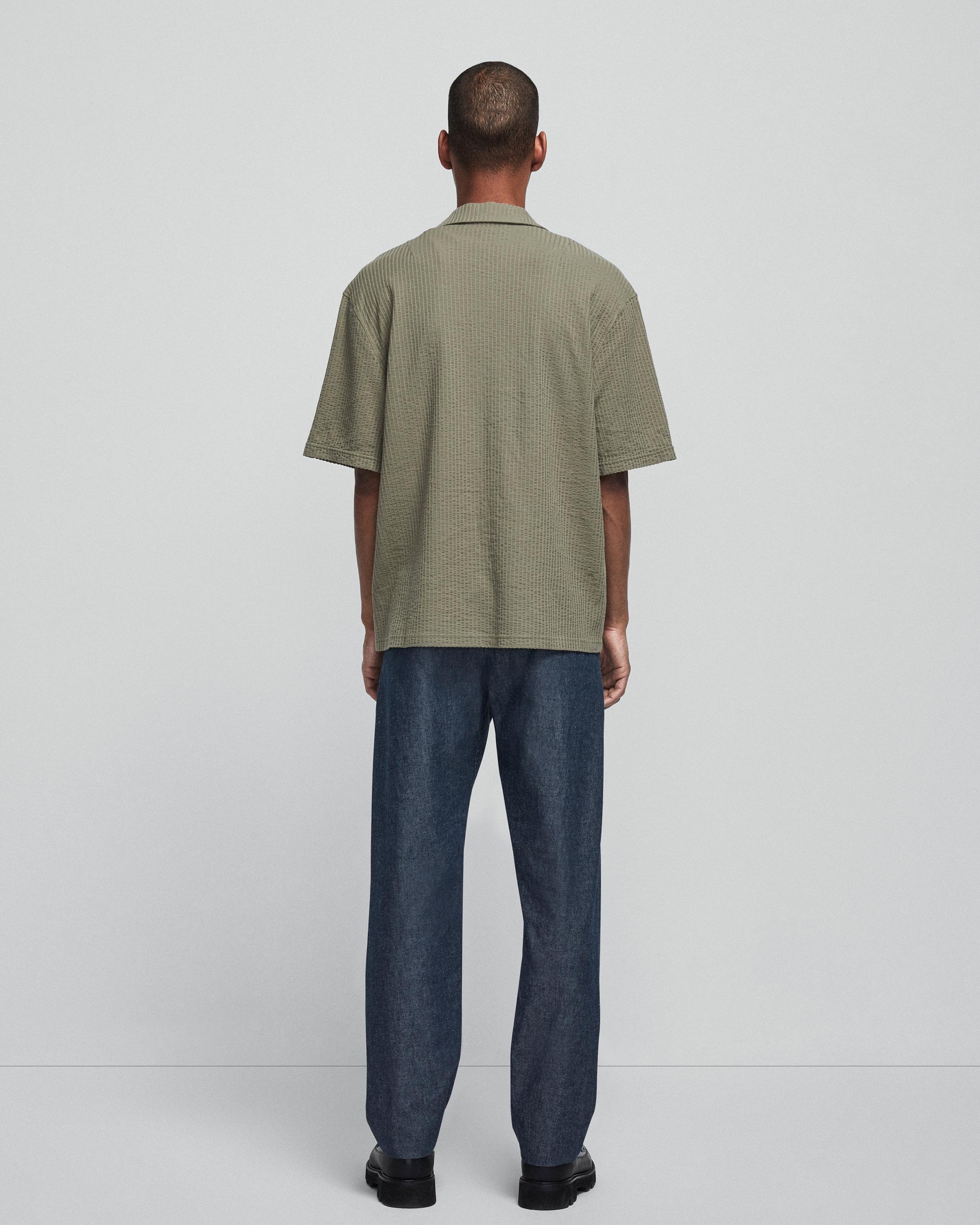 Avery Knit Seersucker Shirt
Classic Fit Shirt - 5