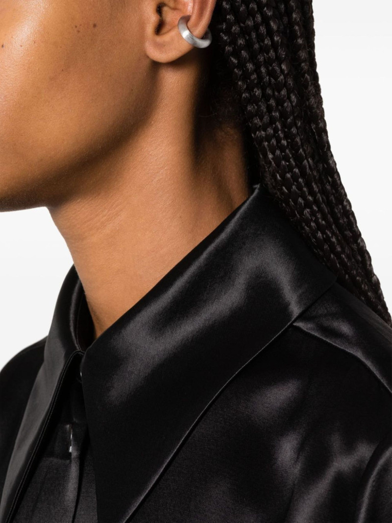 TOM WOOD chunky satin M ear cuff outlook