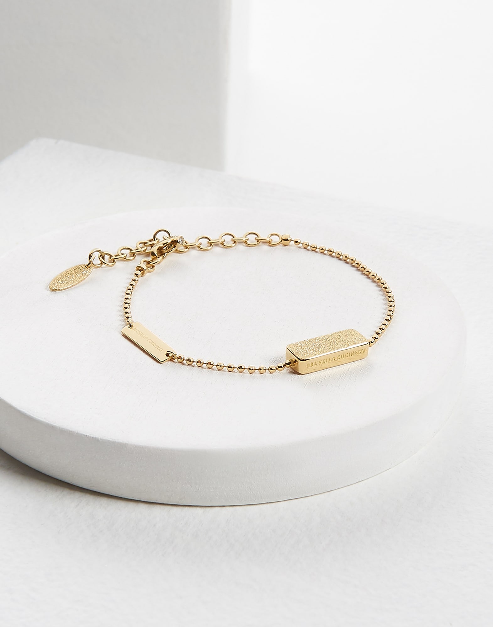 18K Gold bracelet with 0.015ct Diamond - 1