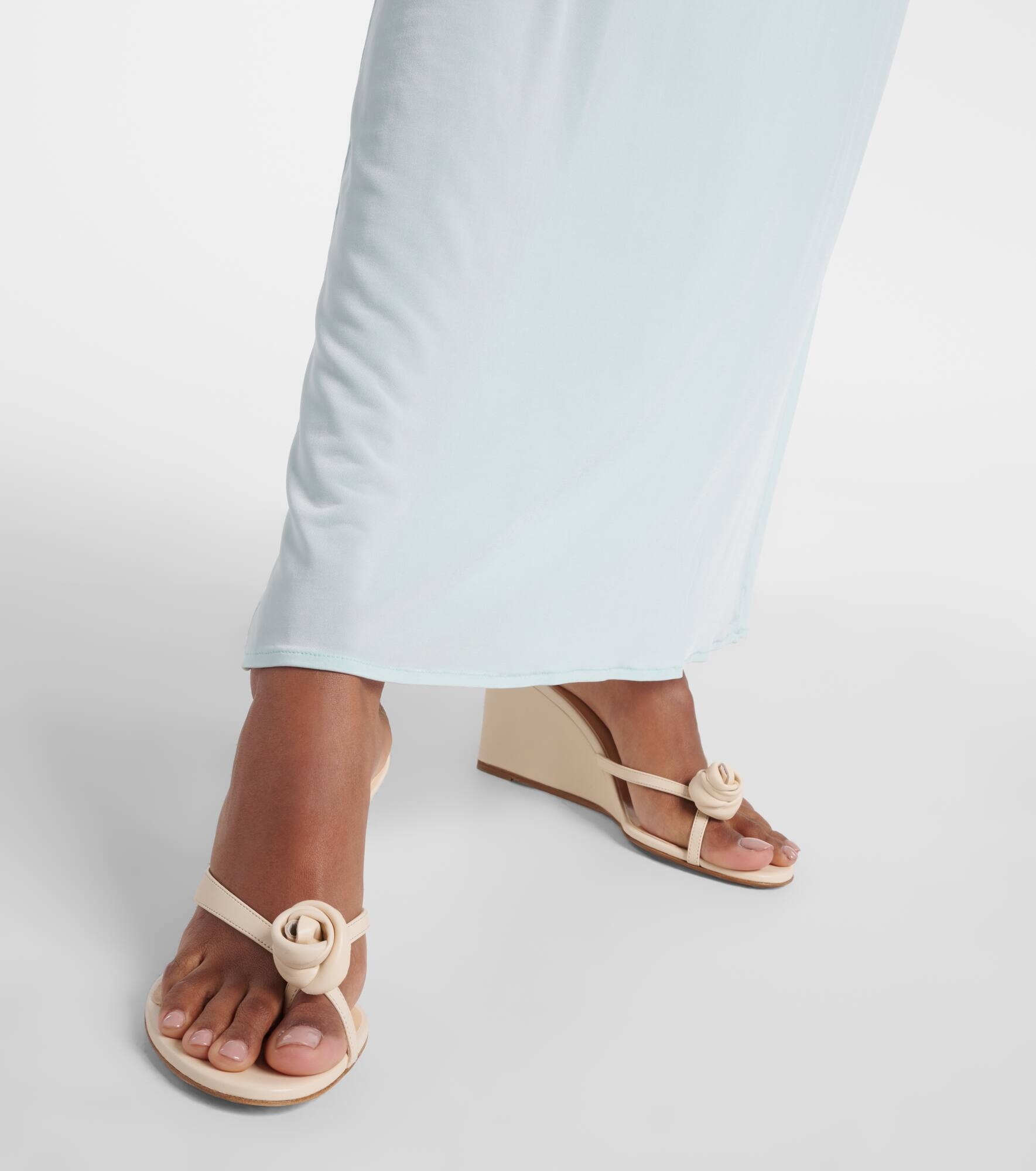 Floral-appliqué leather wedge sandals - 7