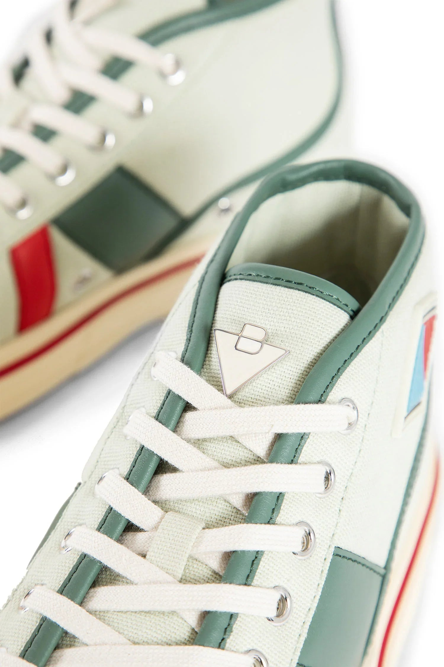 Eliot-Snakers - 6