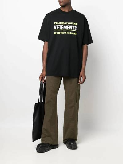 VETEMENTS logo-print T-shirt outlook