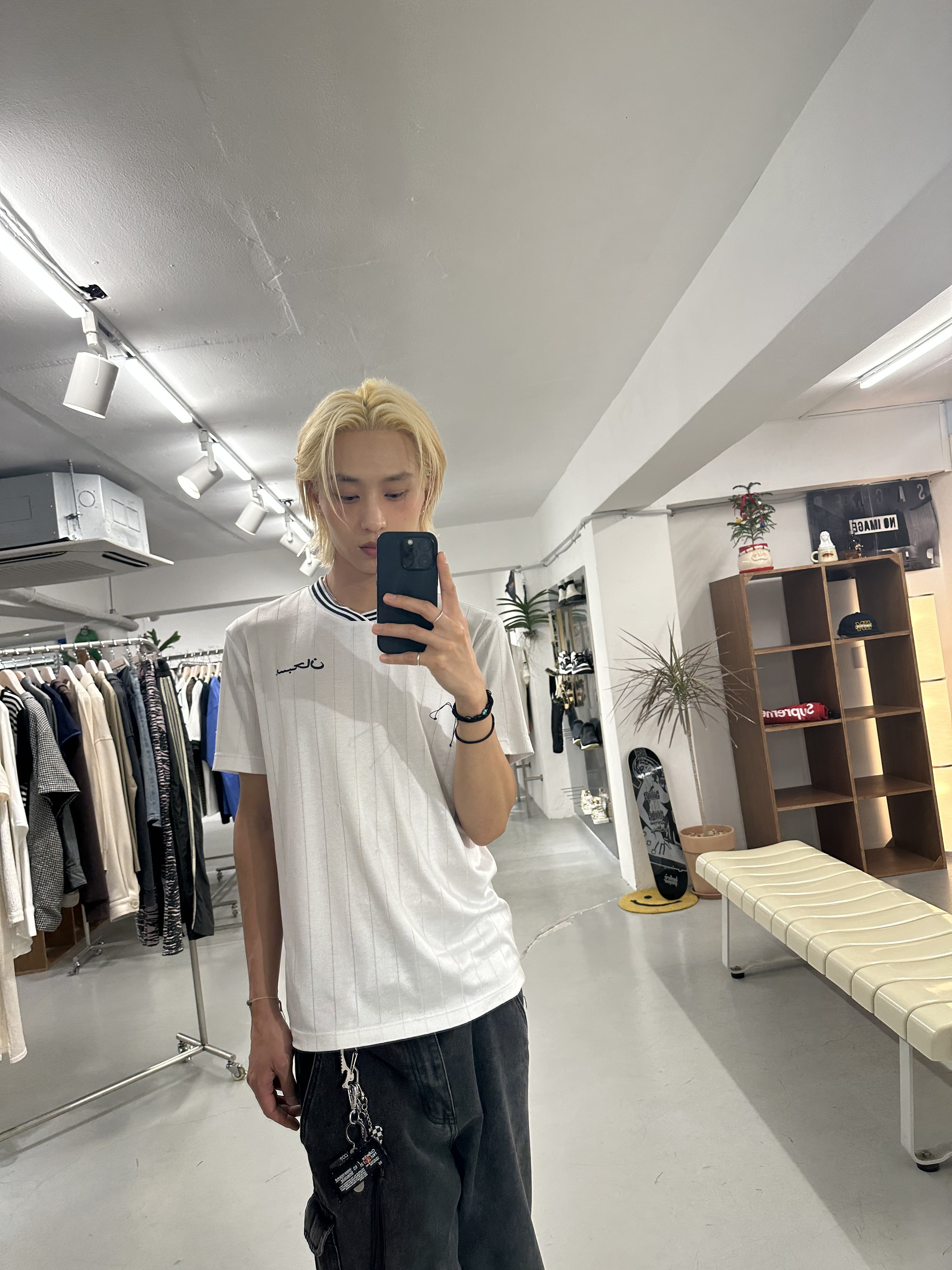 Supreme - 4