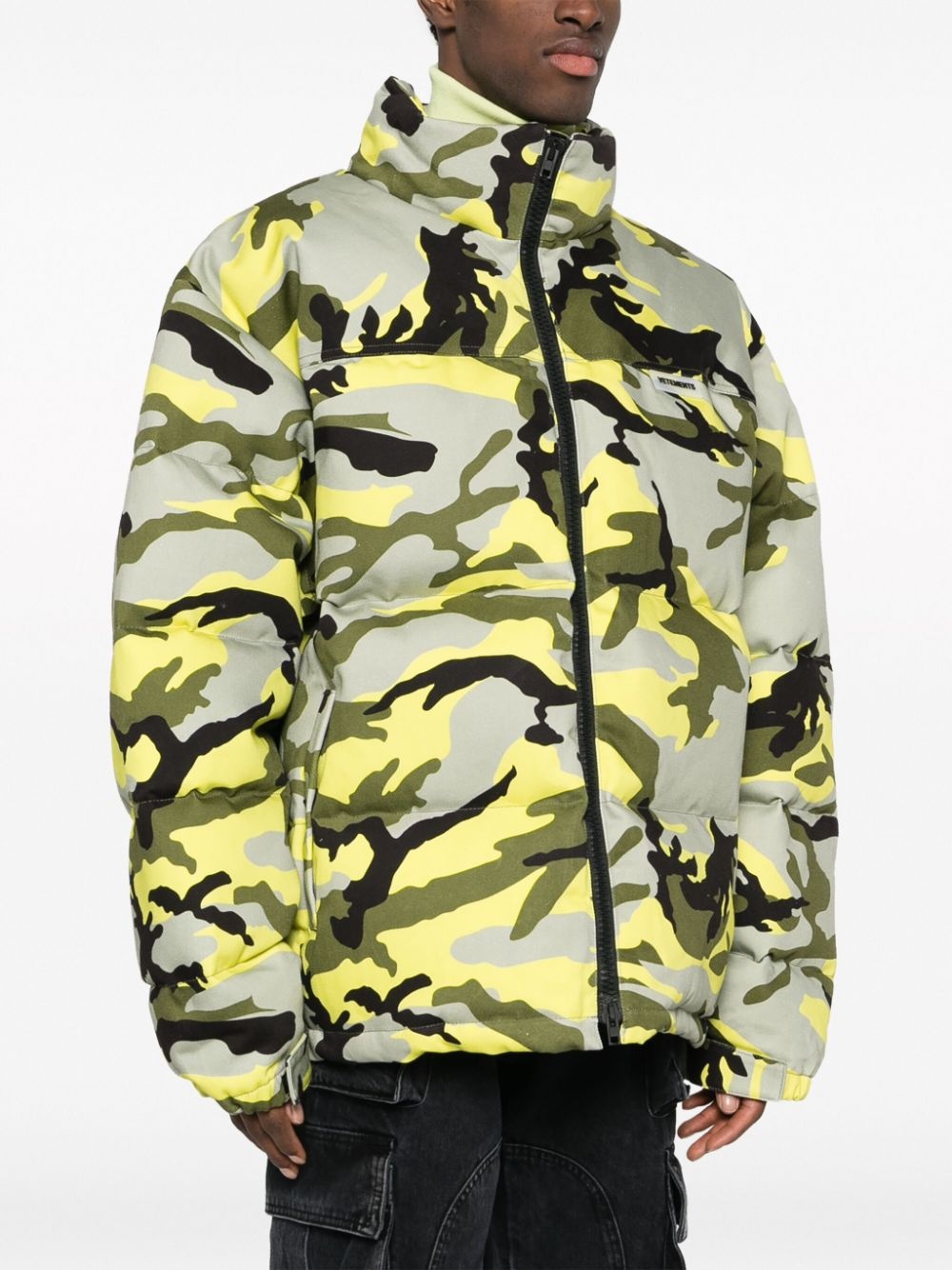 camouflage-print puffer jacket - 2