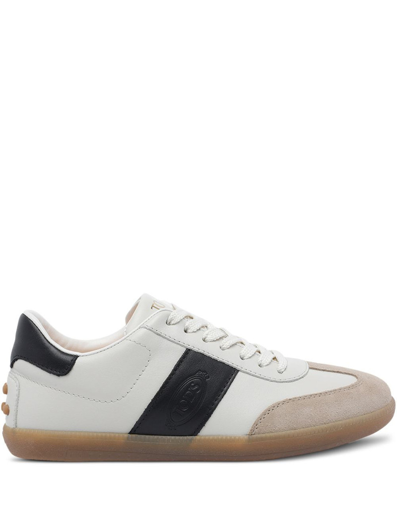 Tabs logo-detail sneakers 1