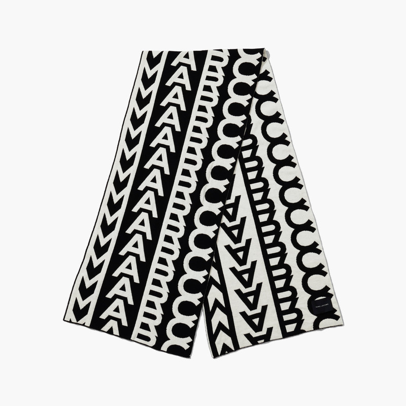 THE MONOGRAM KNIT SCARF 1