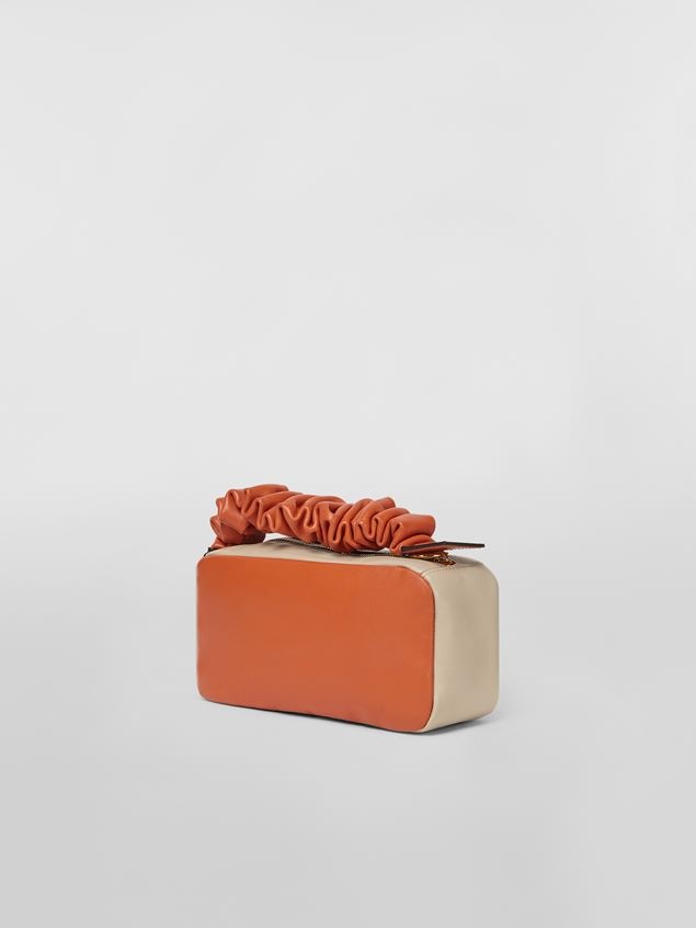 ORANGE AND BEIGE SMOOTH CALFSKIN CLUTCH WITH GATHERED HANDLE - 3