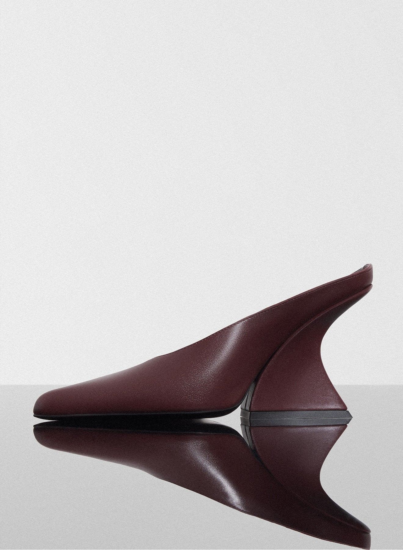 burgundy curved heel mules - 2