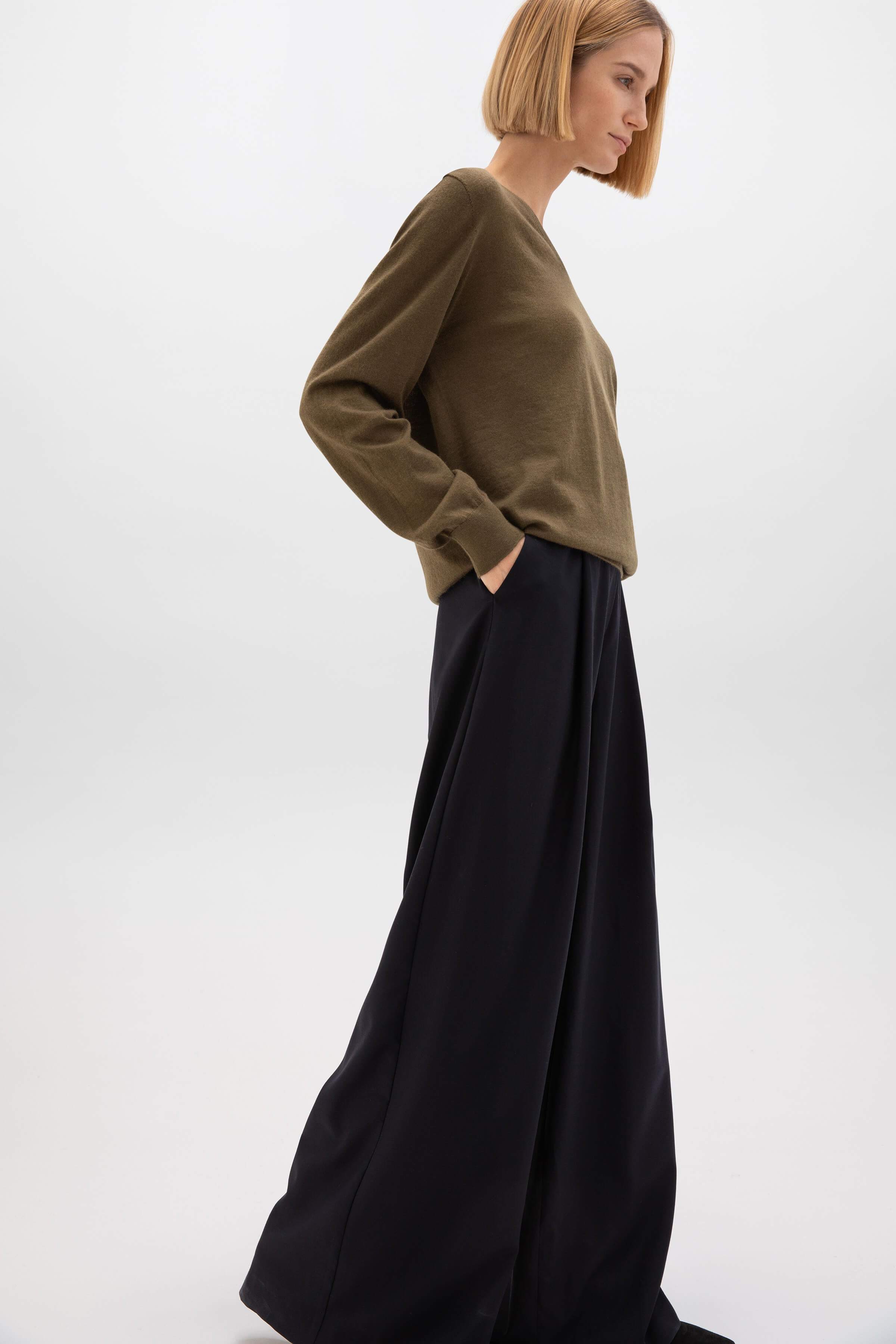 Superfine Cashmere V Neck - 5