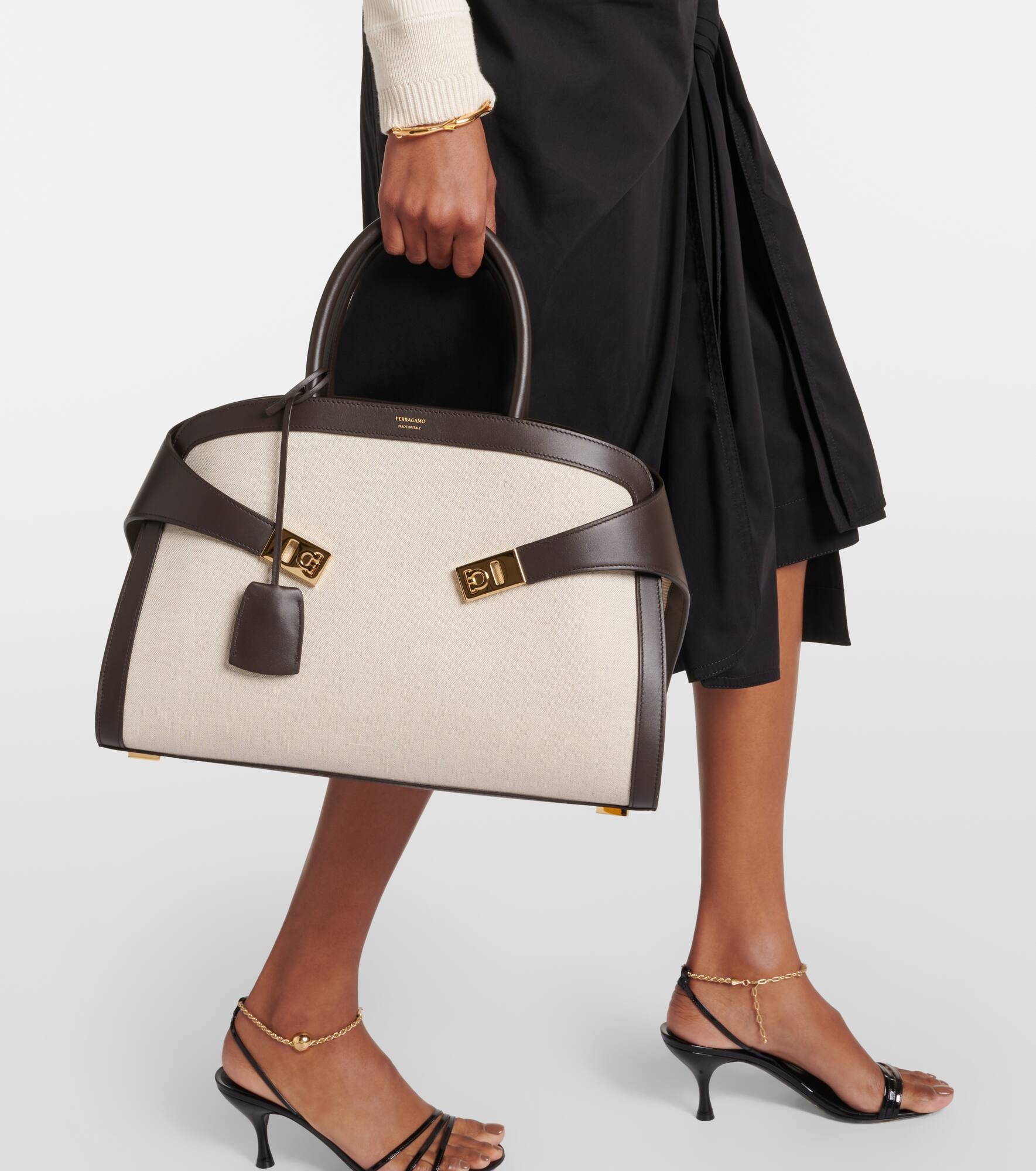 Hug Medium canvas and leather tote bag - 2