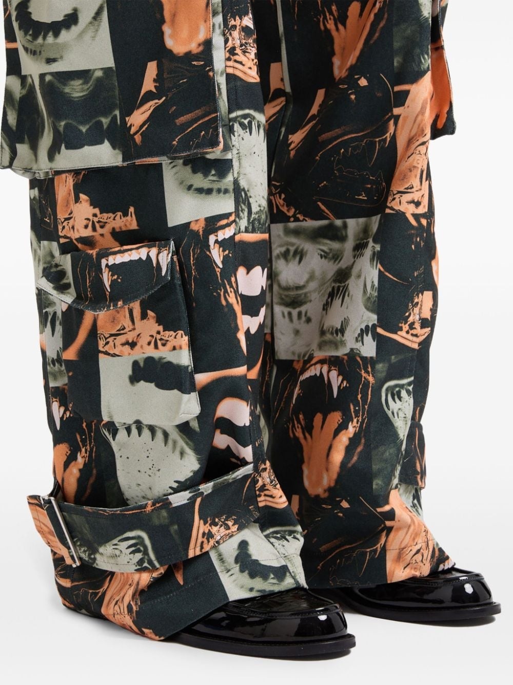 graphic-print trousers - 5