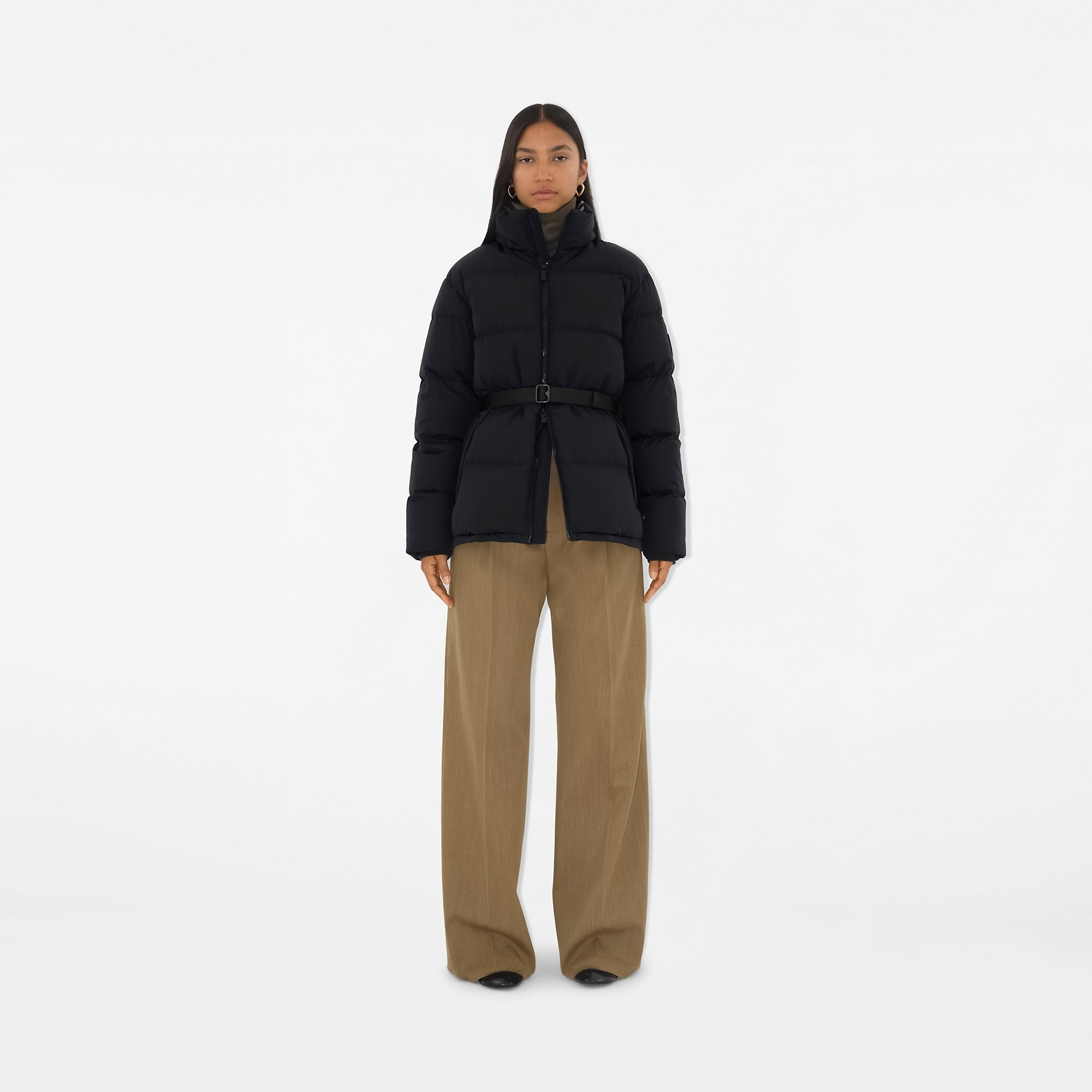 【BURBERRY】Short Nylon Puffer Coat Burberry Short Nylon Puffer Coat | REVERSIBLE