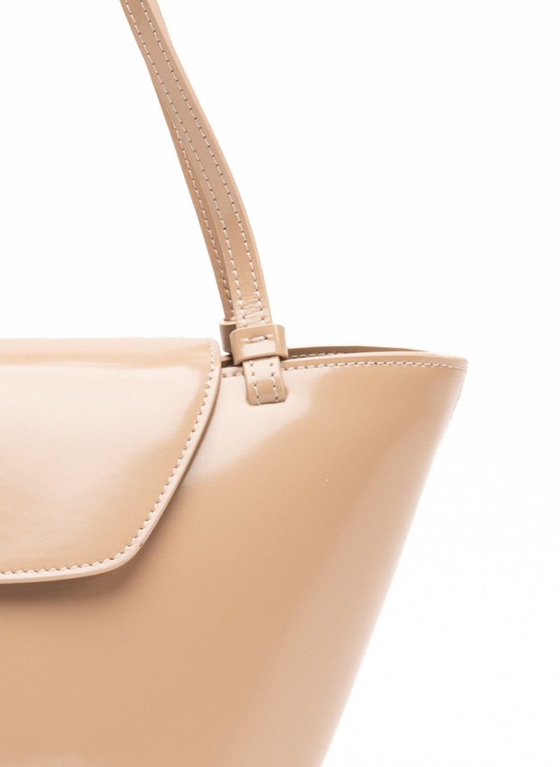 Courrier Tote Patent Leather Beige 3
