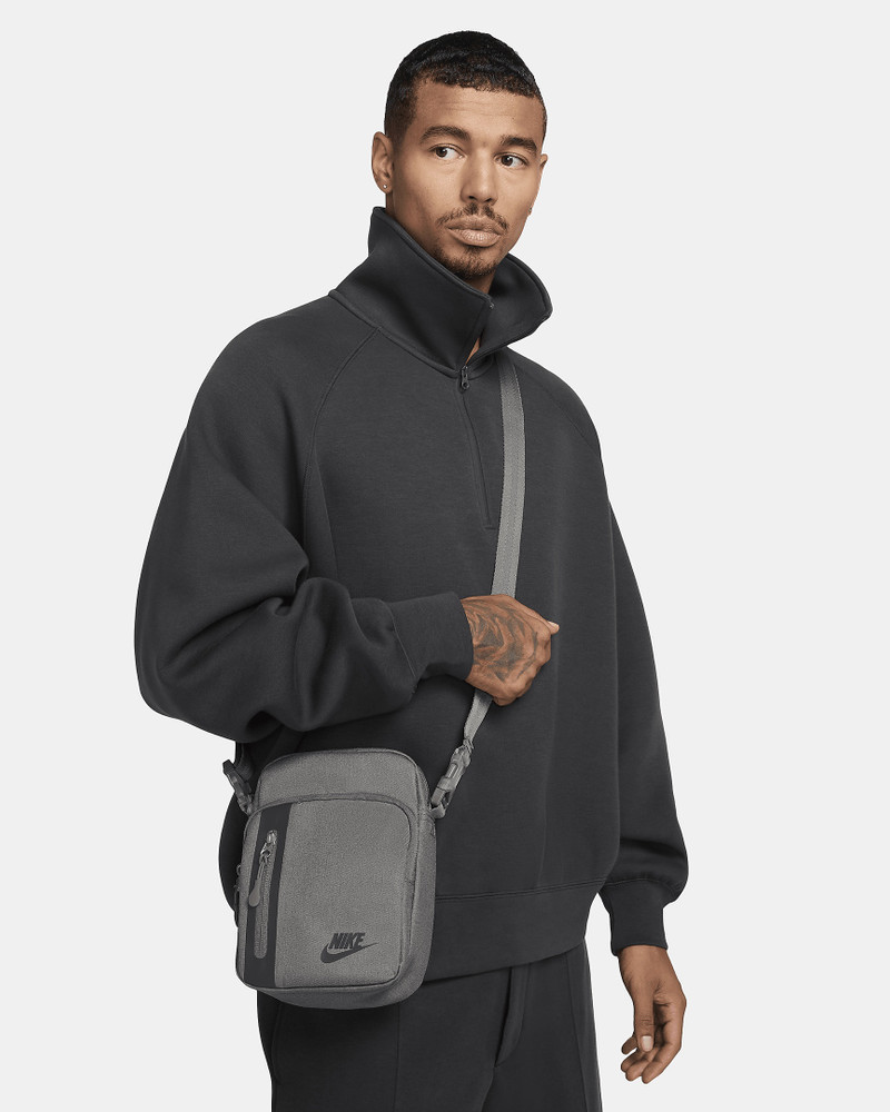 Nike Elemental Premium Crossbody Bag (4L) 1