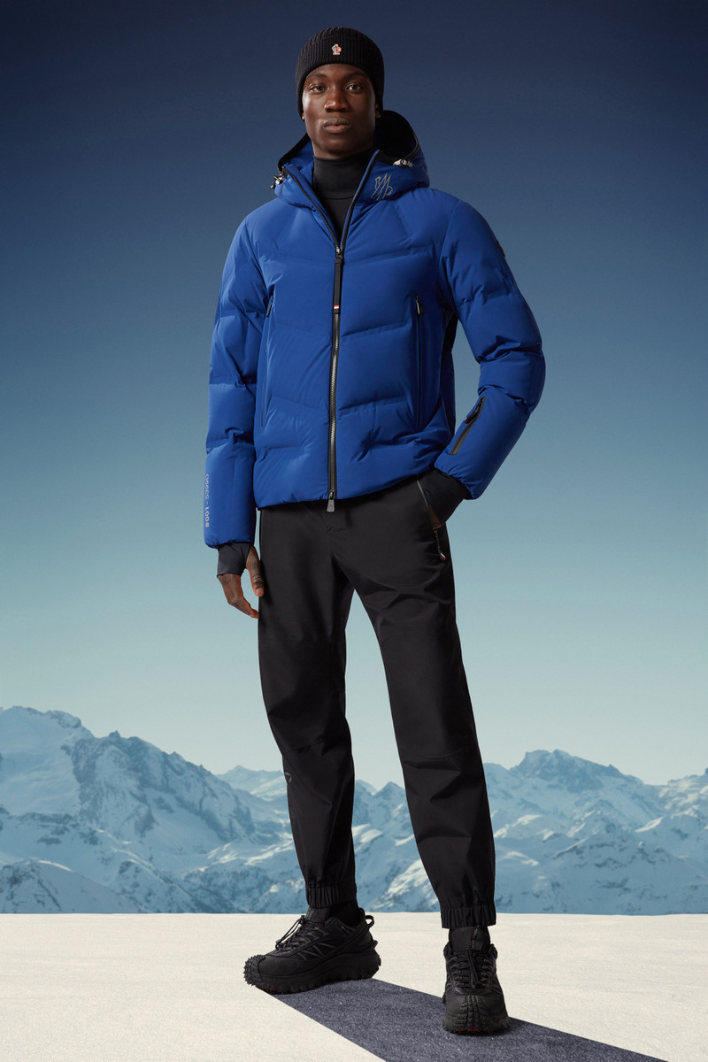 Moncler Arcesaz Short Down Jacket outlook