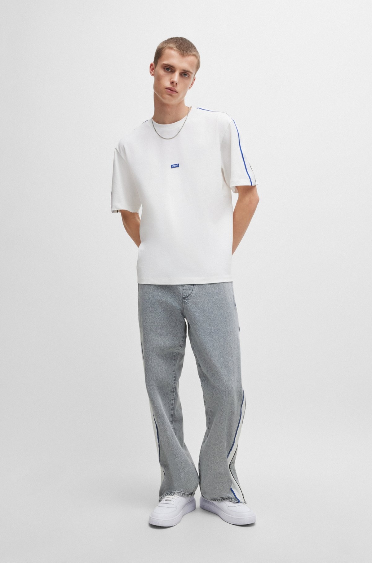 GREY RELAXED-FIT JEANS WITH SIDE POPPERS AND CONTRASTING TAPE - 3