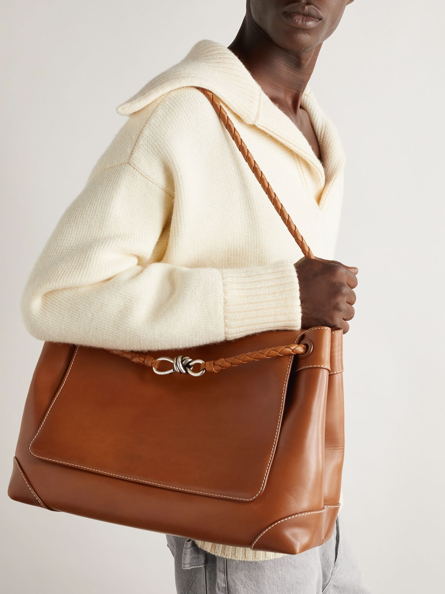 Andiamo Intrecciato-Trimmed Leather Messenger Bag Brown - 2