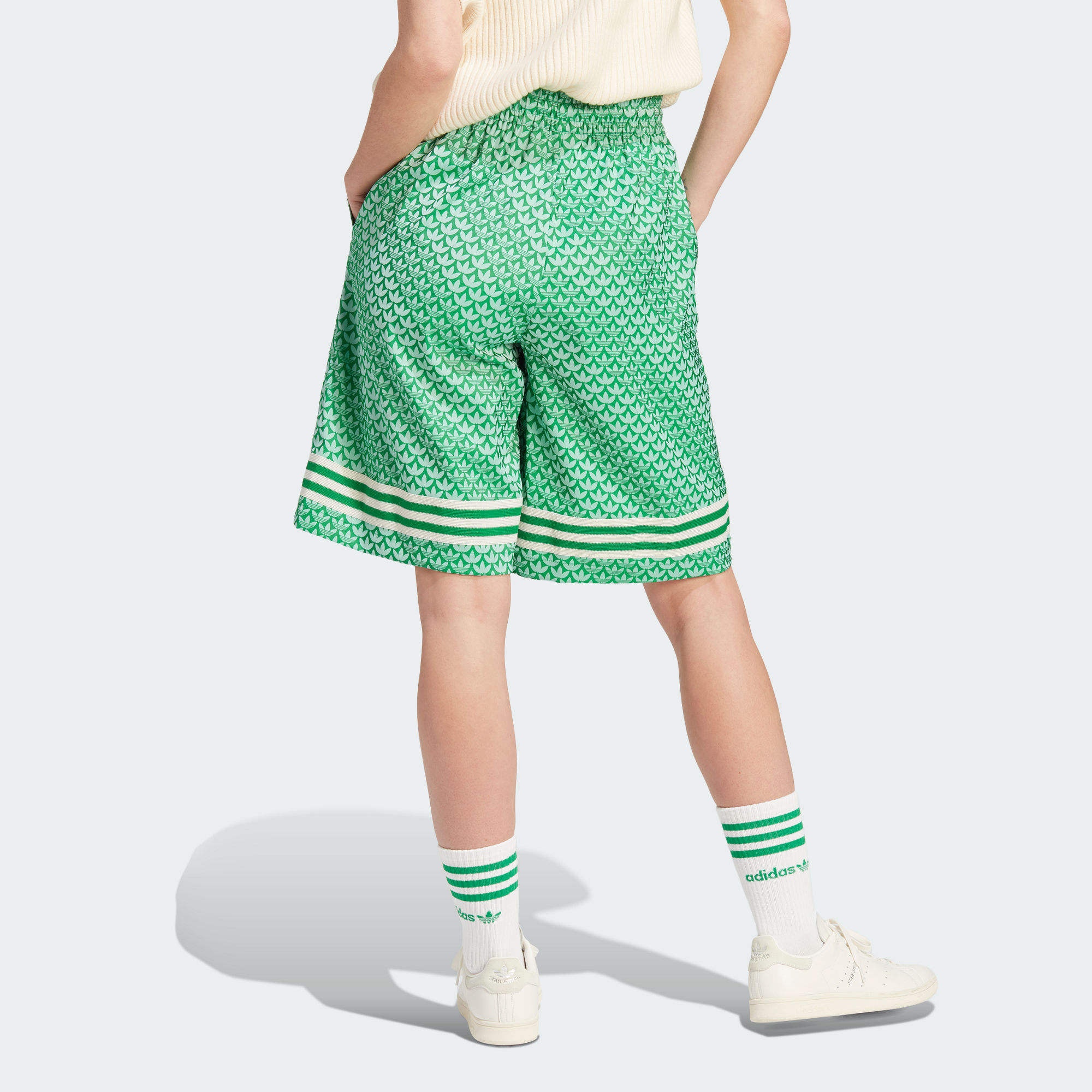 (WMNS) adidas originals SS23 adicolor 70s Logo Short 'Green' IK7881 - 3