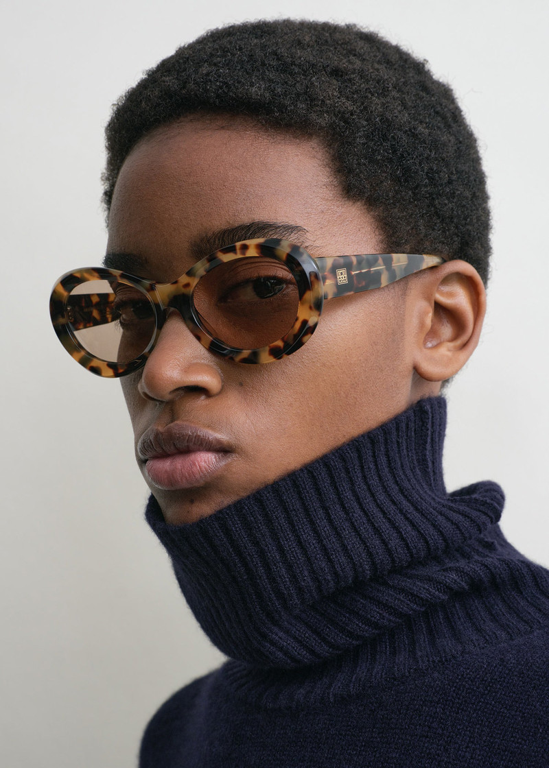 Oval sunglasses tortoise 3