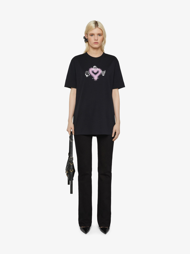 Givenchy LOOSE FIT T-SHIRT IN COTTON WITH GIVENCHY LOVE PRINT outlook