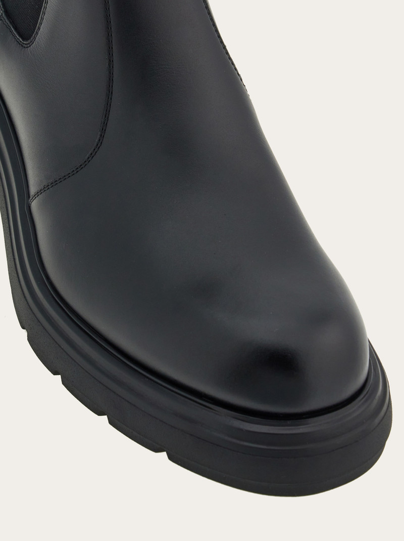 Chelsea boot 6