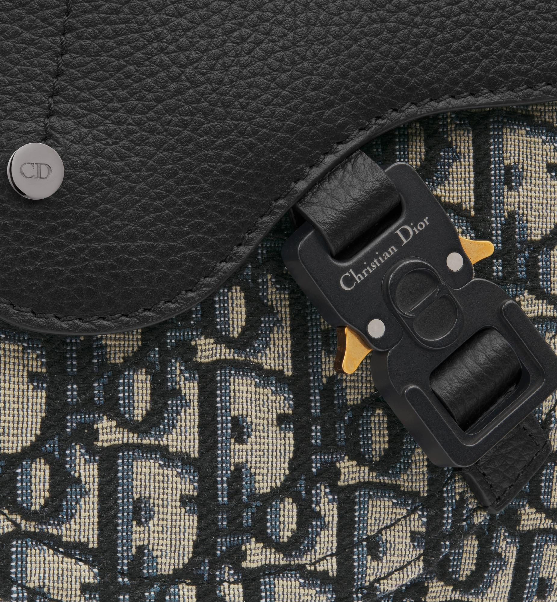 Saddle Messenger Bag - 9