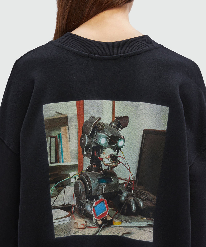 Black organic cotton sweatshirt with "WOW!" quotes 9