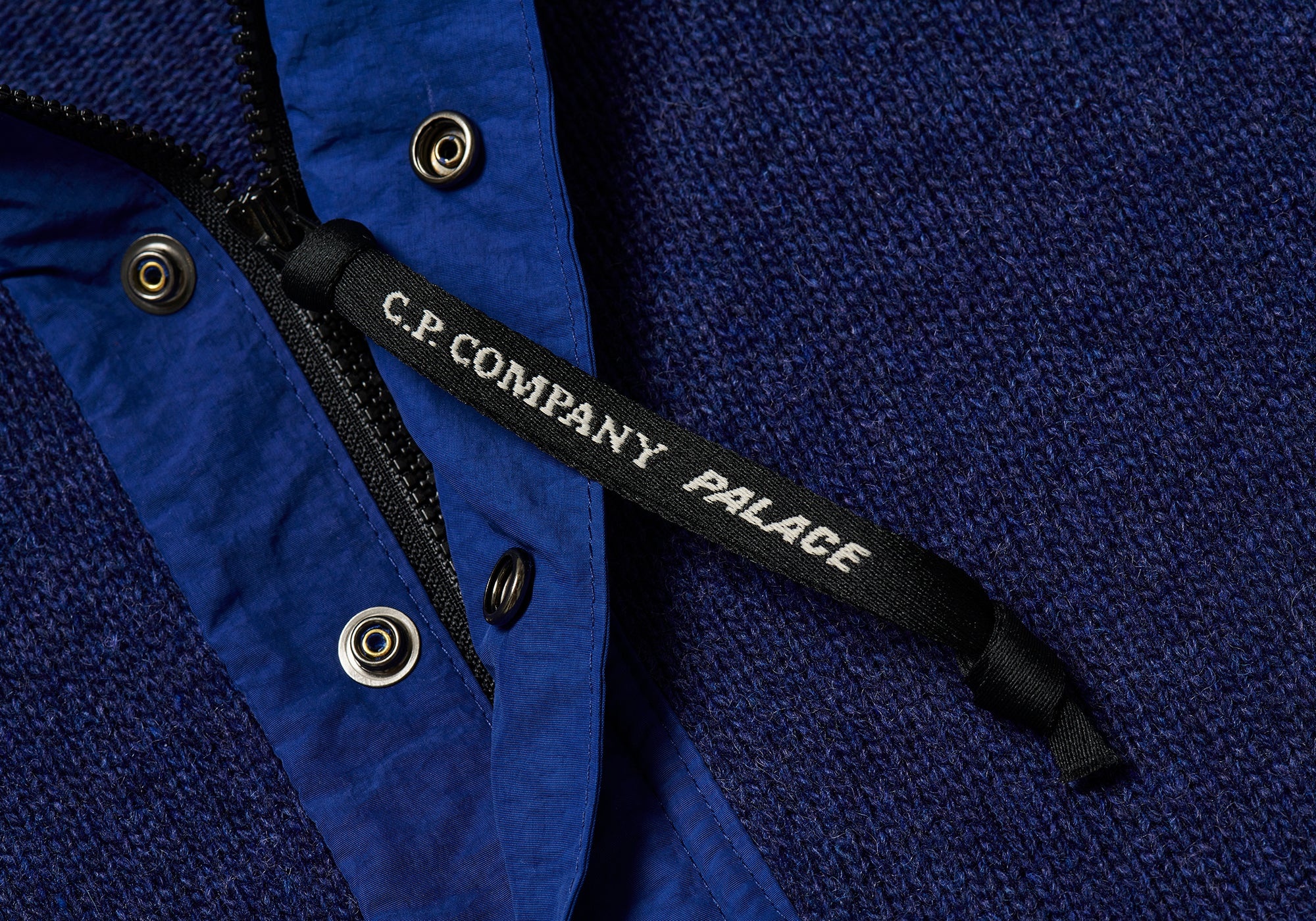 PALACE PALACE C.P. COMPANY FUNNEL NECK KNIT BRIGHT COBALT | REVERSIBLE 