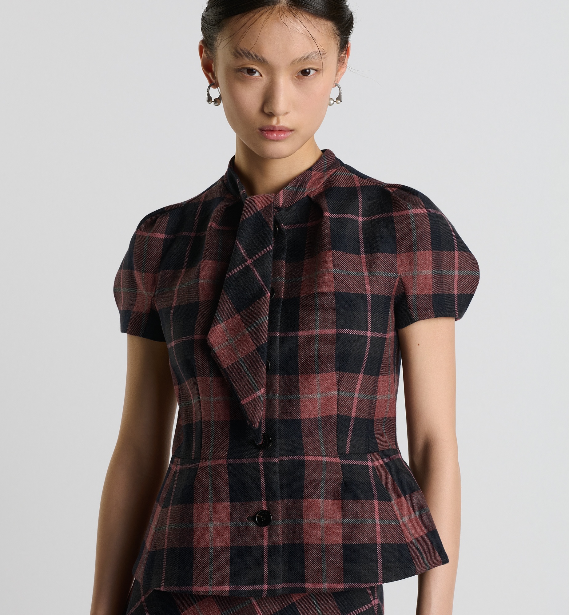 Fitted Short-Sleeved Jacket - 2