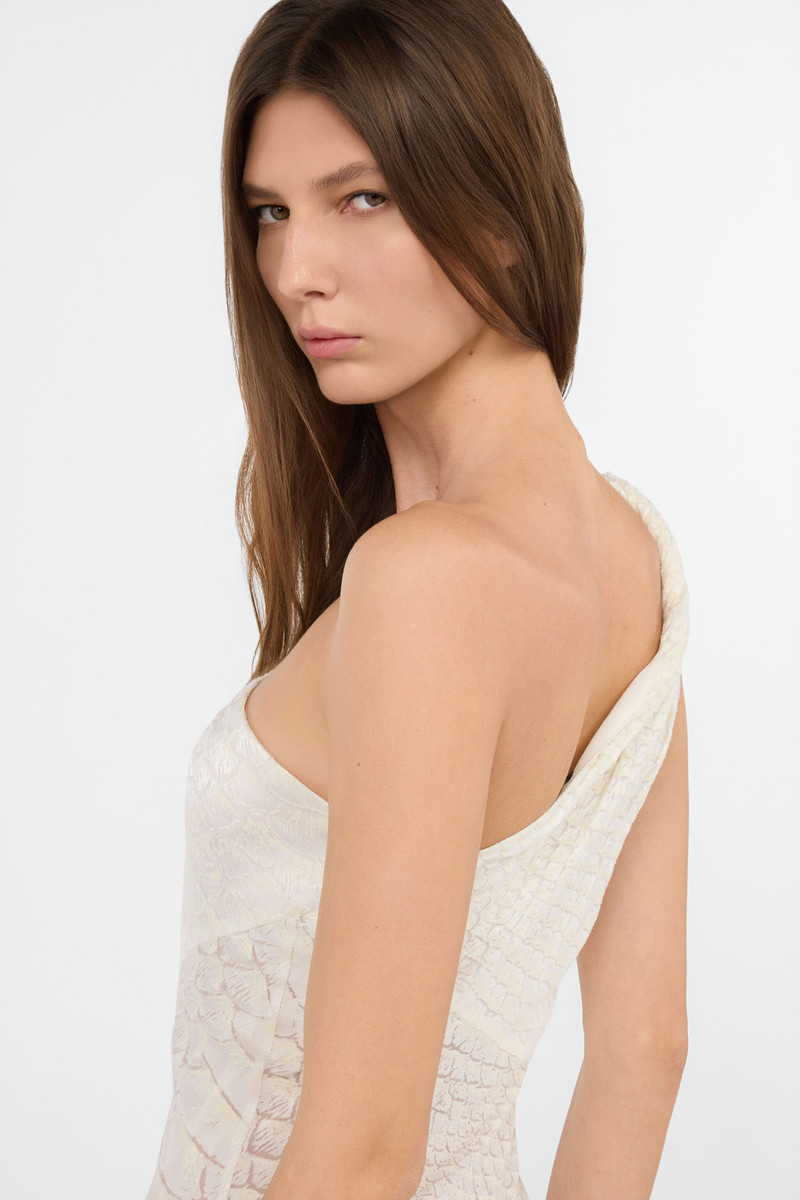 White One-Shoulder Dress with Scale Print 7