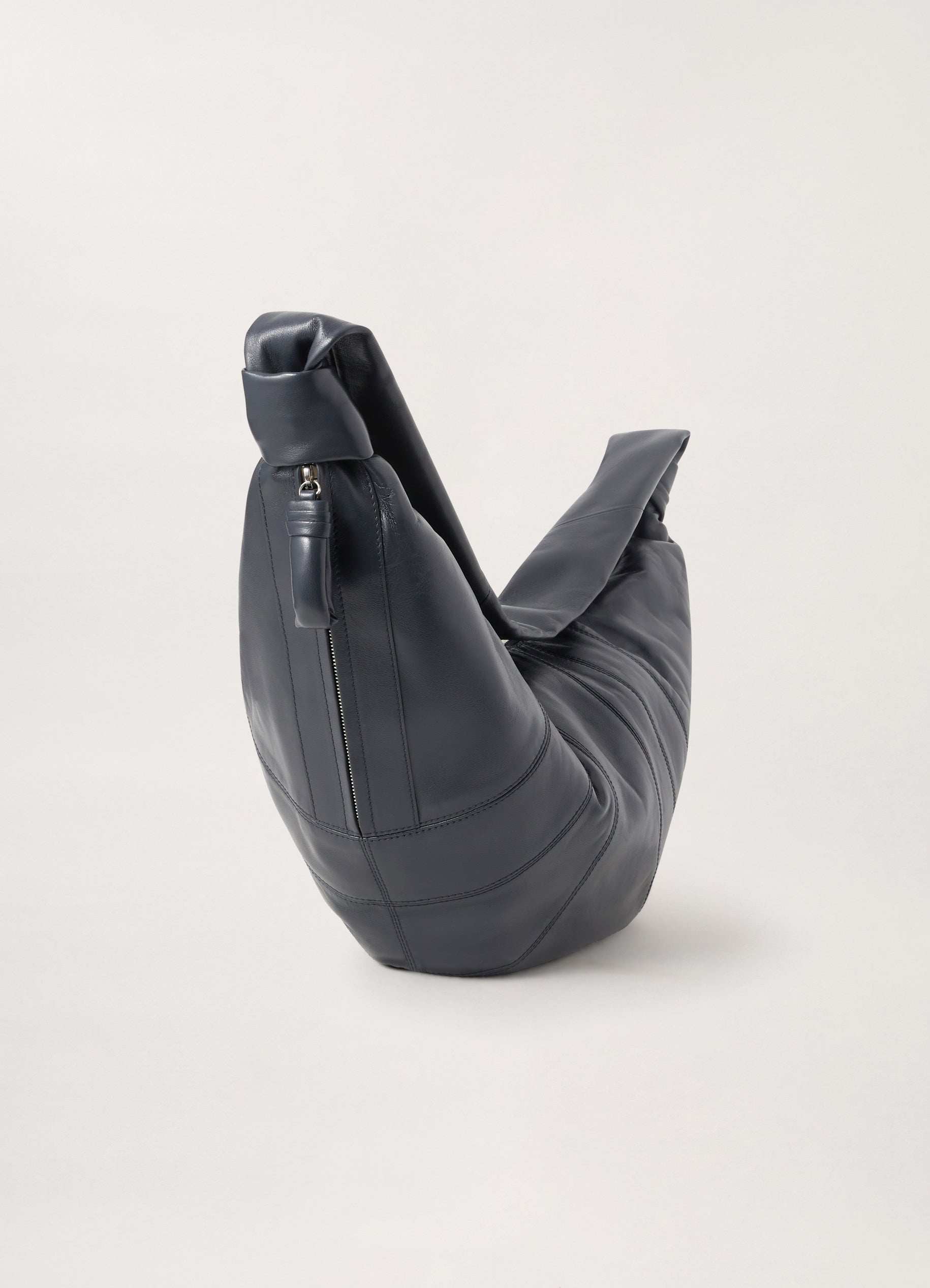 LARGE CROISSANT BAG
SOFT NAPPA LEATHER - 3