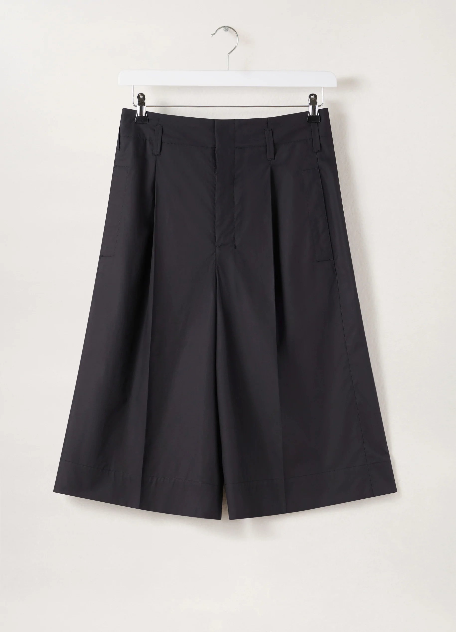 LARGE PLEATED SHORTS
COTTON POPLIN - 1